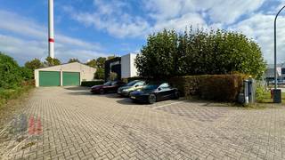 Bedrijfsterrein van 2.255 m² te koop in de industriezone van Puurs-Sint-Amands, ideaal gelegen nabij N16 en A12 met snelle verbindingen...
