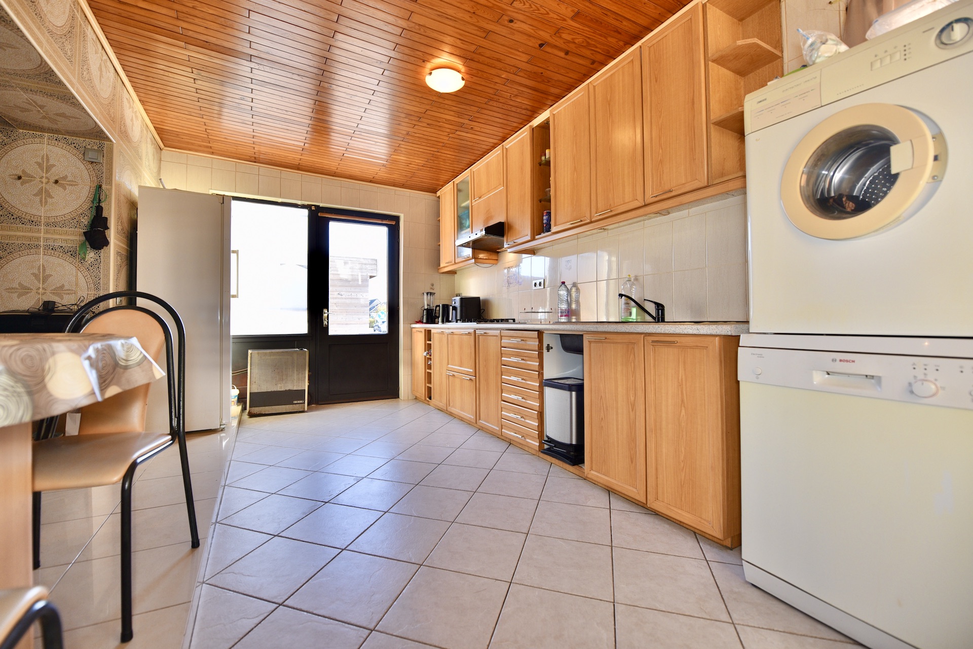 Halfopen charmante woning met 3 slpk en terras voor 300.000 EUR - foto 4