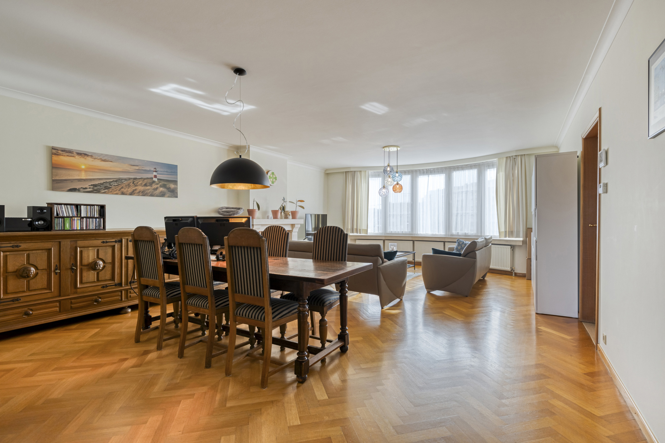 Instapklaar appartement met ruime garagebox naast Rivierenhof. - foto 2