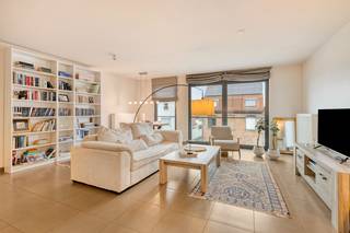 Ontdek dit TRENDY & recent appartement (BJ 2010) met 2 SLAAPKAMERS op een super centrale locatie te St-Andries. Dit RUIM & instapklaar...