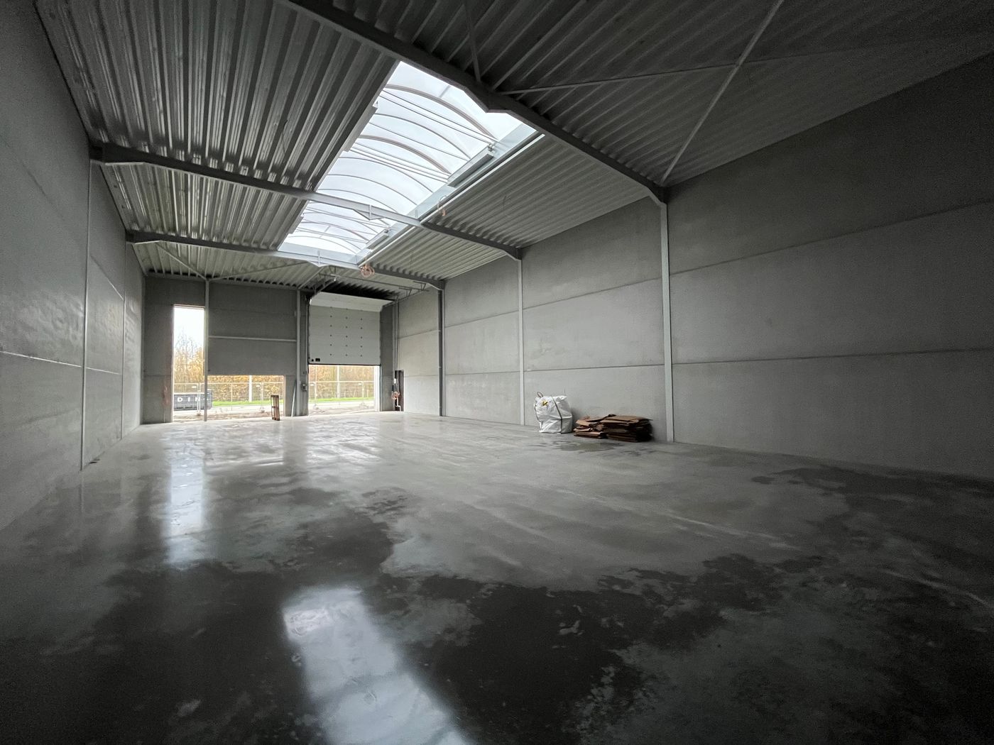 Opslagruimte van 300 m² &amp; uitstekend gelegen vlak aan de E40 - photo 2