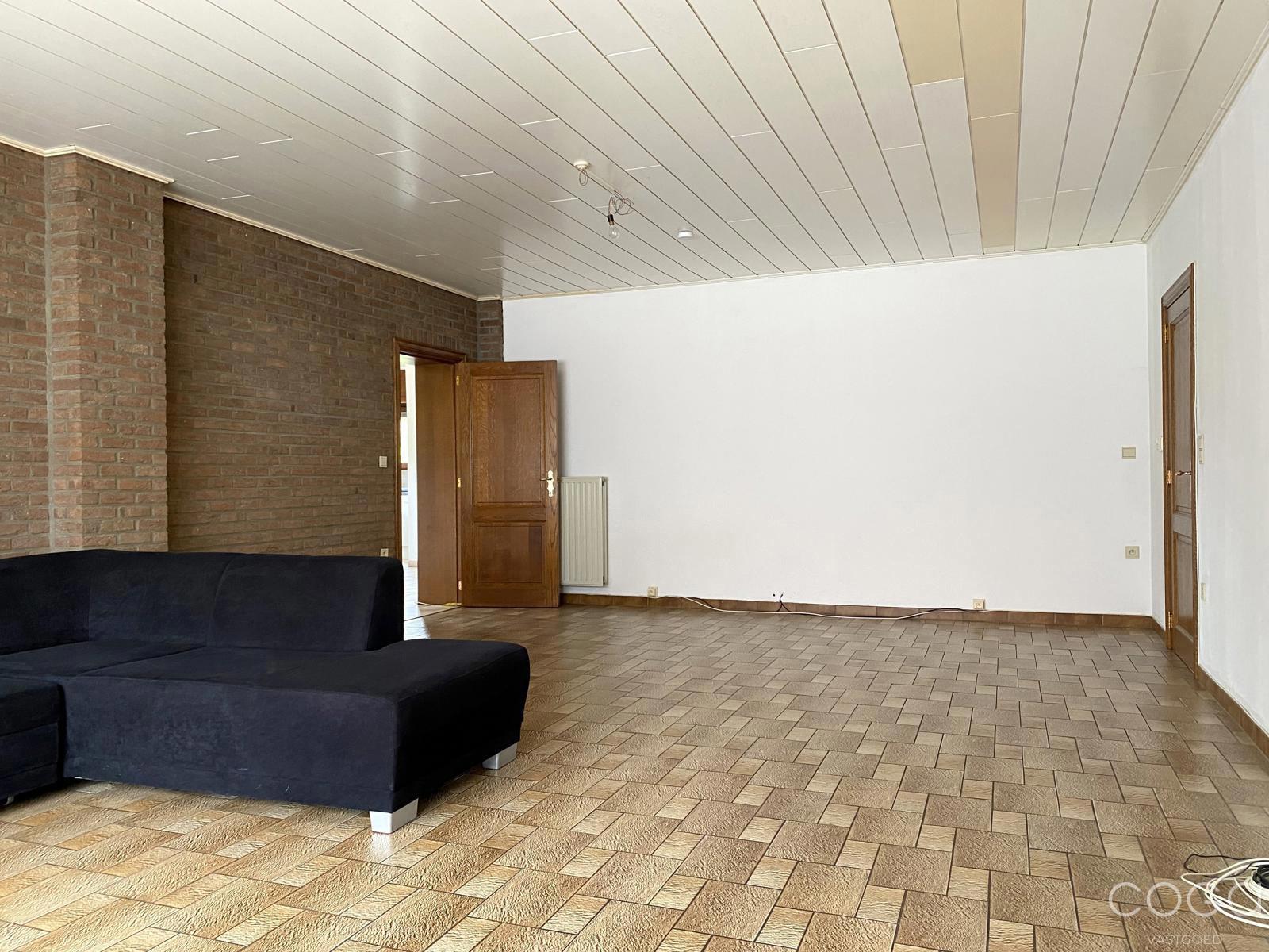 Ruim gelijkvloers appartement met 2 slpk in centrum! - foto 2