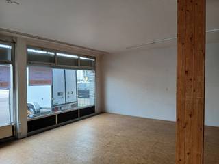 commercieel gelijkvloers op goede ligging ( 115m²)