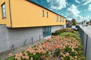 Op een bijzonder gunstige ligging in Gullegem presenteren we u deze uitzonderlijke, karaktervolle vrijstaande woning op een perceel van maar...