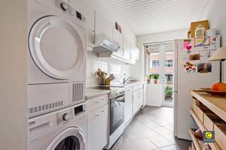 Lichtrijk 2 slaapkamer appartement met 2 terrassen te Pulhof!Dit ruim en karaktervol appartement ligt op het 1e verdiep van een kleinschalig en goed...