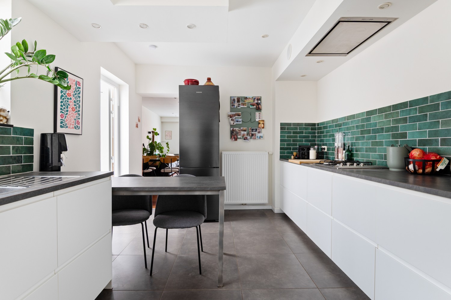 Instapklare gezinswoning met 2-3 slaapkamers, veranda en tuin in hartje Wijnegem! - foto 4