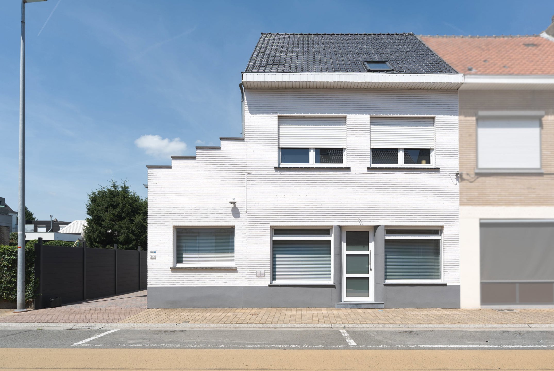 Multifunctioneel pand op strategische locatie - foto 1