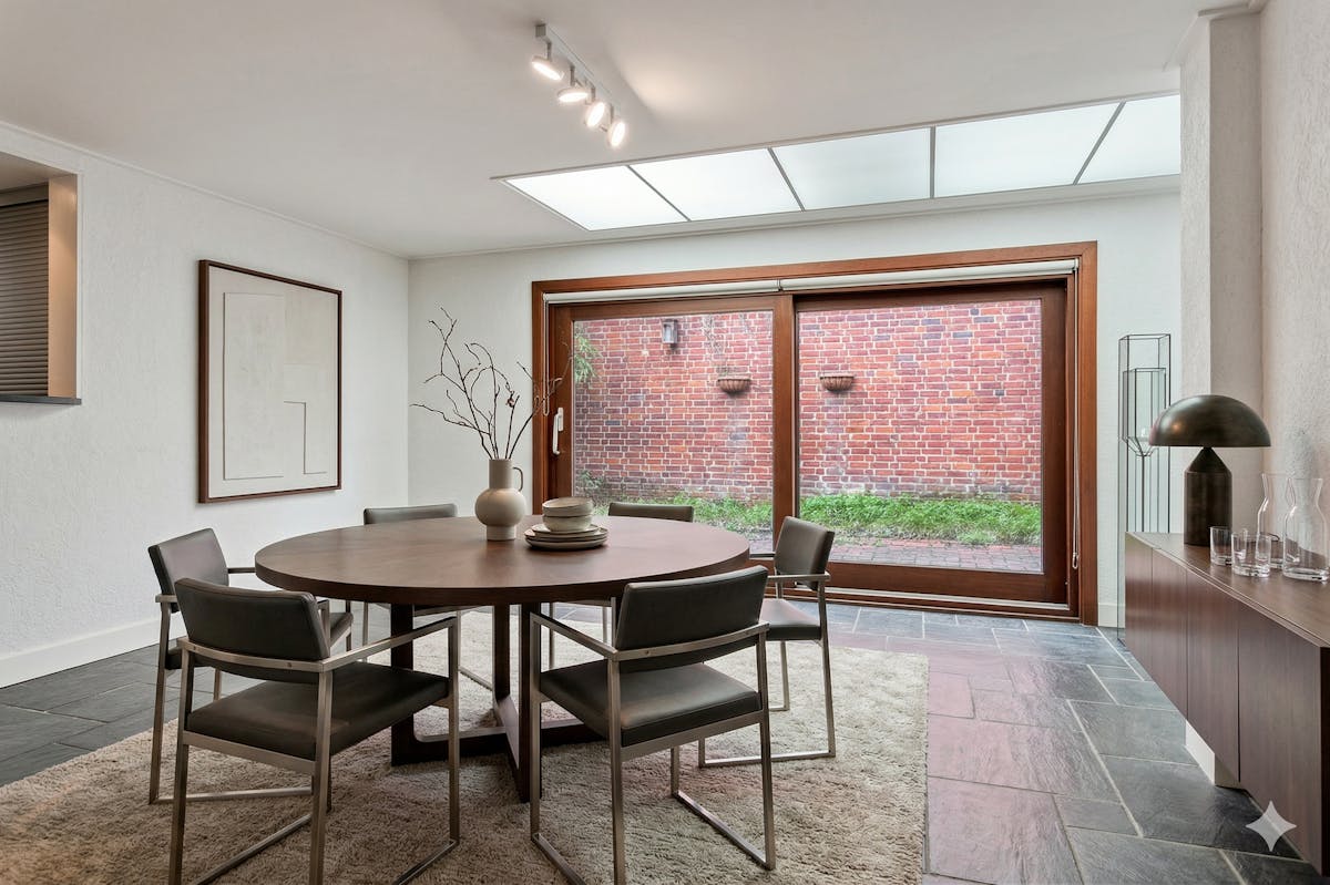 Spacious 5 bedroom home with lovely garden in Roeselare! - photo 4