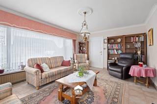 Op zoek naar een woning met ruimte, rust én mogelijkheden? Deze open bebouwing, gelegen in een groene en rustige buurt van Bocholt, biedt alles...