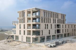 Onder het nieuwbouwproject Bo'Rive aan de Schelde worden nog enkele ondergrondse autostaanplaatsen te koop aangeboden. De parkeergarage is...