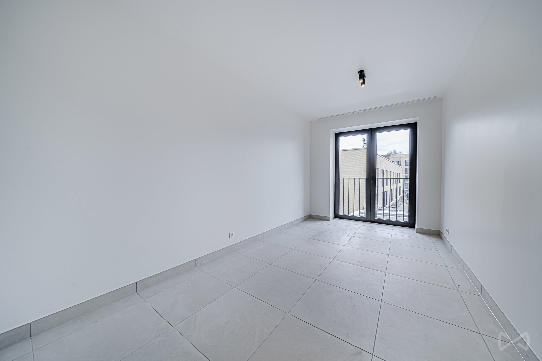 Apartment for rent in Schaerbeek with 3 bedrooms - photo 5