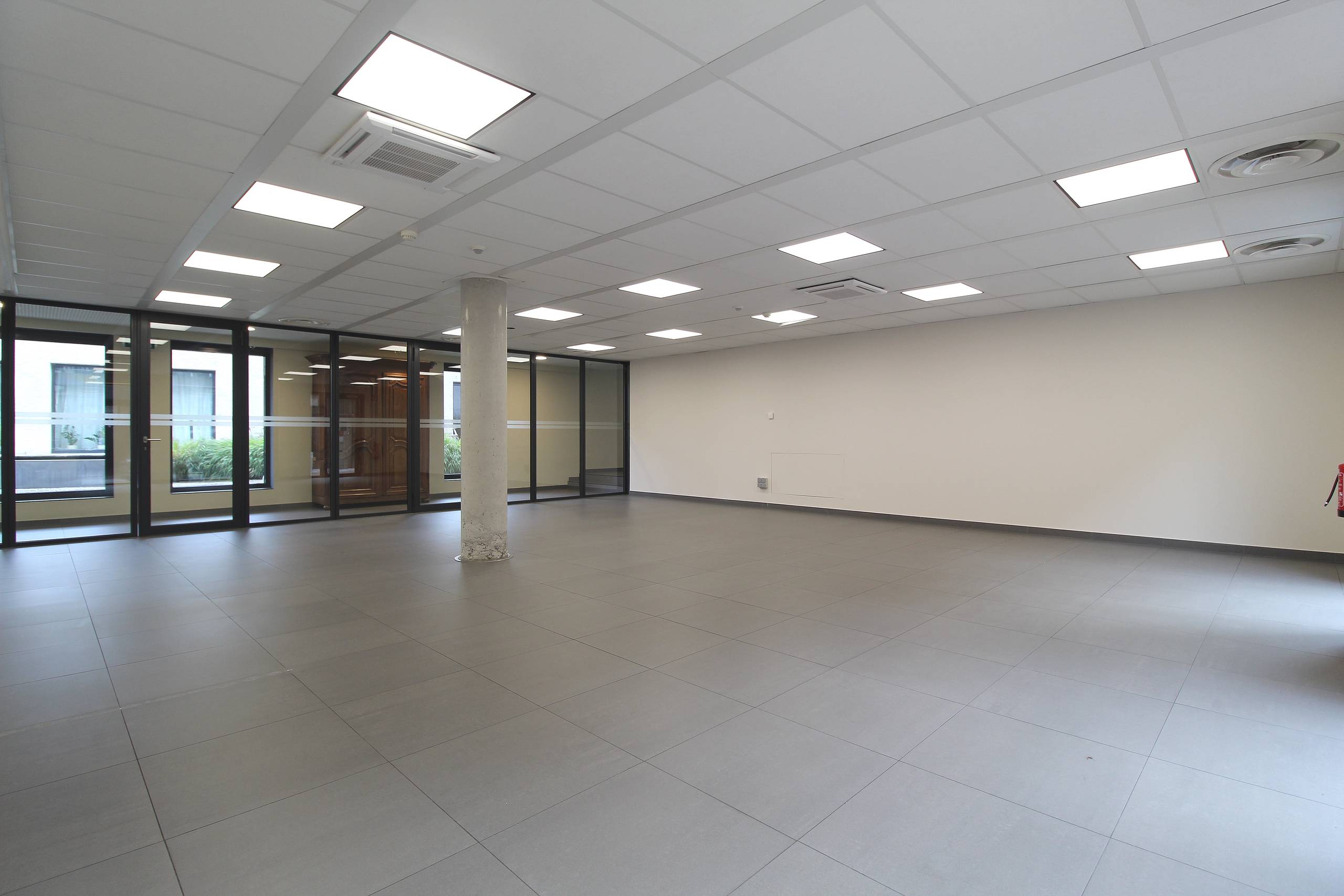 Commercial for rent in Wetteren - photo 3