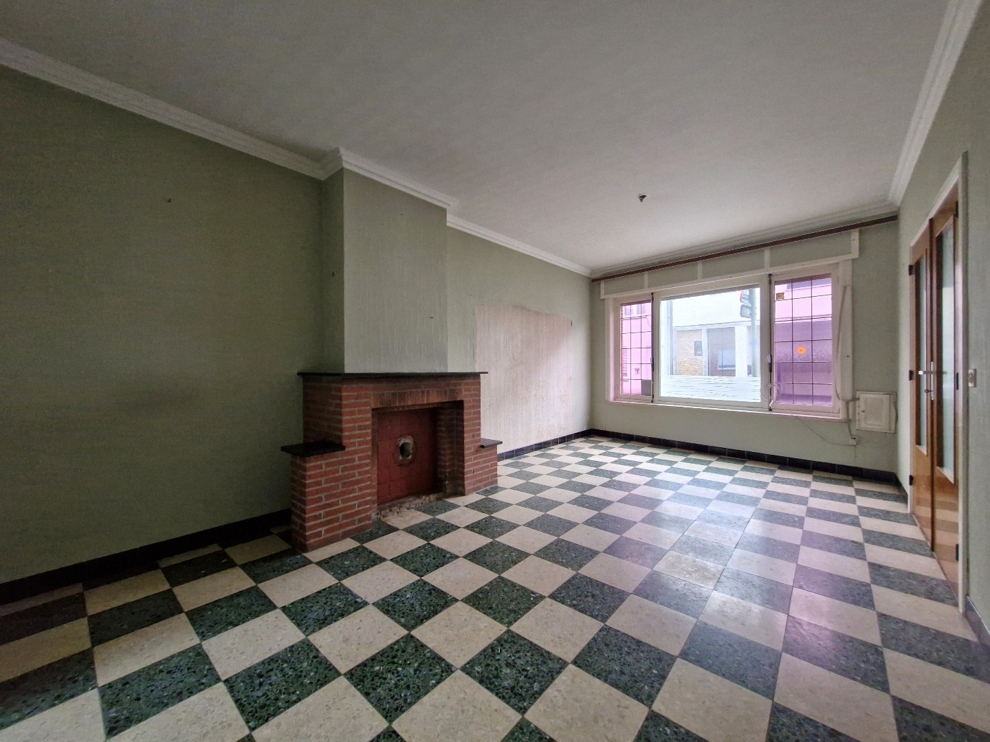 Maison familiale spacieuse à rénover avec un garage profond au cœur de Knokke. - photo 4