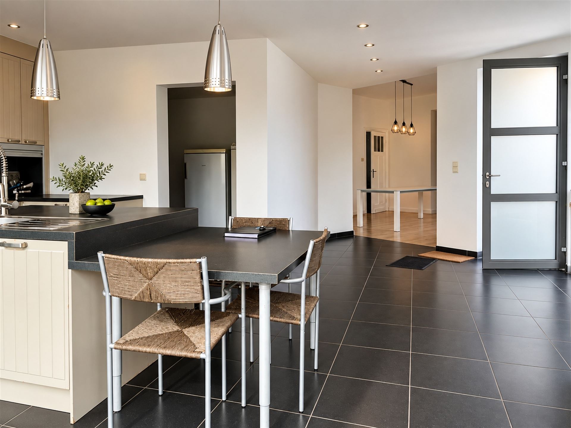Ruime gezinswoning met karakter en prachtige tuin! - foto 3