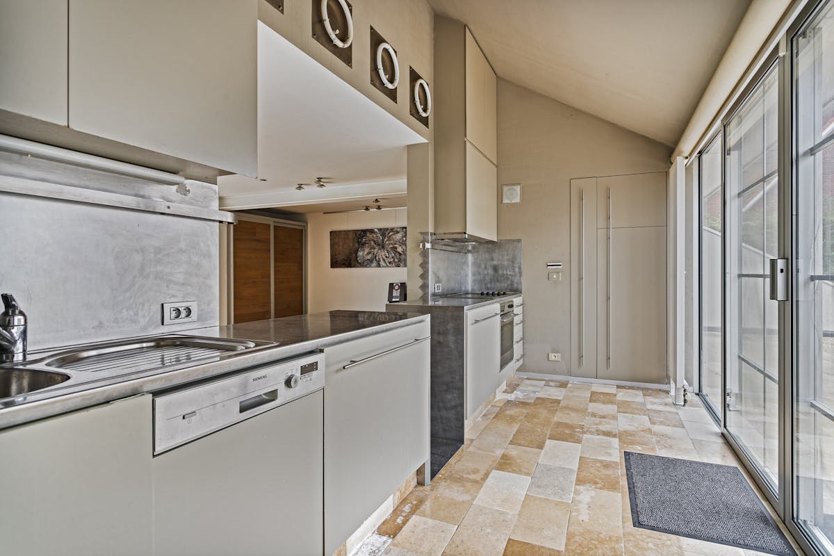 Spacious villa with practice space for sale in Sint-Baafs-Vijve - photo 5