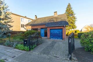 Interesse of vragen? Neem gerust contact op met Dimitry Van Hinsbergh via dimitry@copandi.be of +32 493 37 27 43.Deze open bebouwing is strategisch...