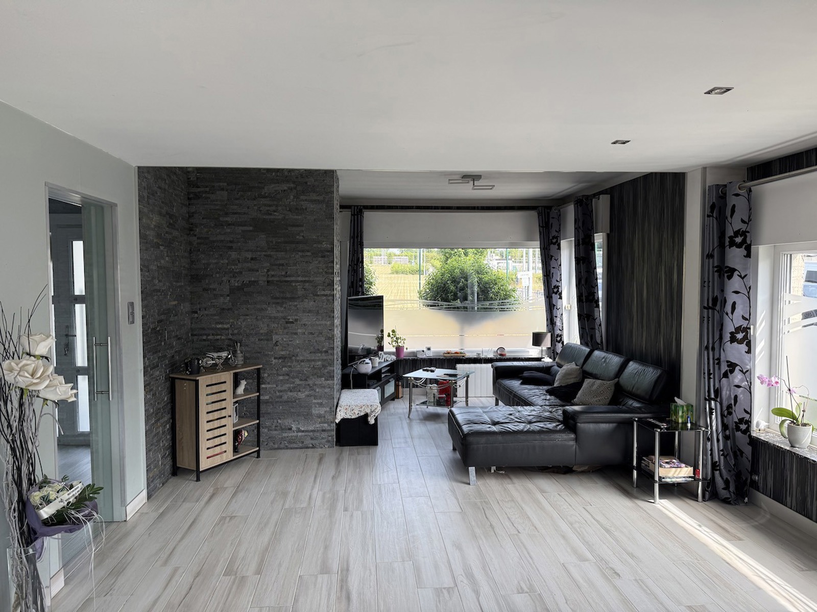 Stijlvolle half open bebouwing, uiterst rustig gelegen met 3 slaapkamer, garage en tuin - foto 5