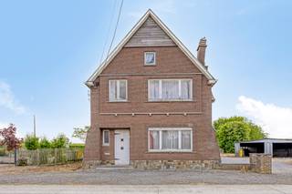 Kortenaken: woning met veel potentieel te koop op ruim perceelBen je op zoek naar een woning die je volledig naar jouw smaak kan renoveren? Dan is...