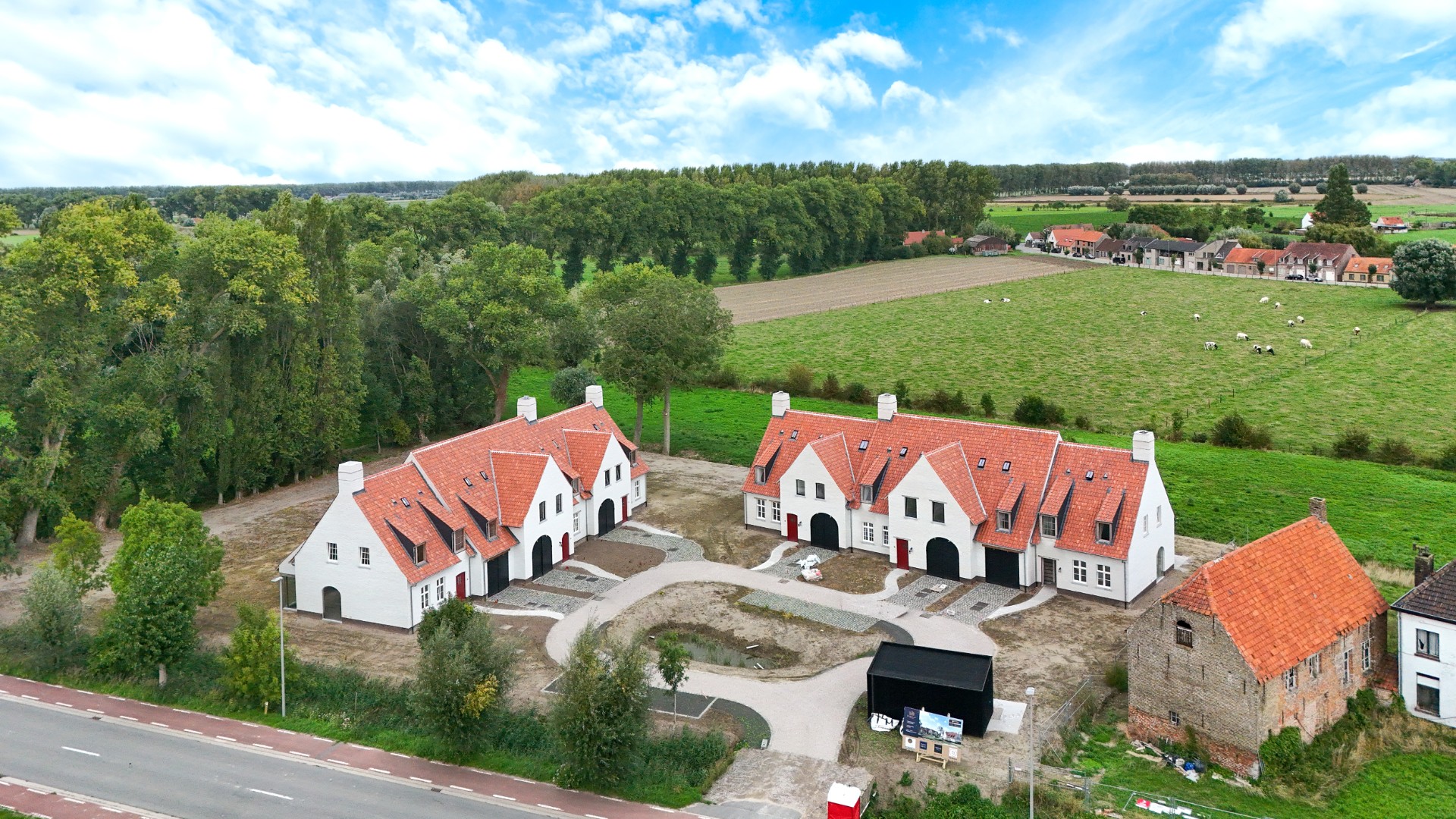 Prachtig afgewerkte nieuwbouwwoning met 4 slaapkamers, met ruime garage, tuin en prachtig zicht op de velden - foto 4