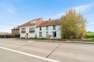 Bouwgrond van +/-325 m² voor halfopen bebouwing met garage – omgevingsvergunning 2025 – HerfelingenDeze rechter bouwgrond van ongeveer 325 m² is...