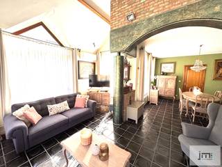 Deze prachtige, instapklare woning, is gelegen in het centrum van Borgloon. Hier woont u op wandelafstand van scholen, winkels en alle...