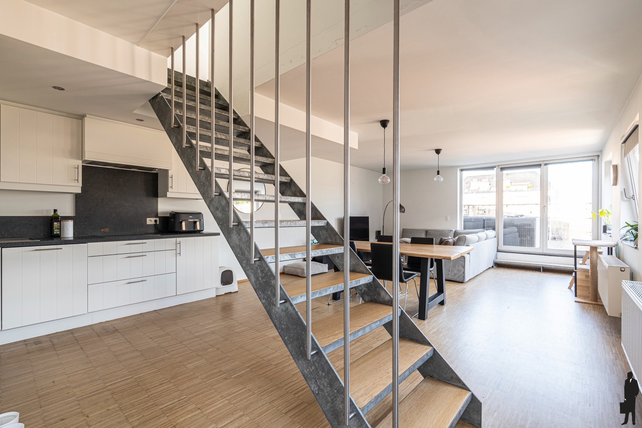 Duplexappartement met prachtig terras (40m²!) gelegen in centrum van Hoogstraten in schitterend monumentaal pand "Residentie De Rijkswacht". - foto 4