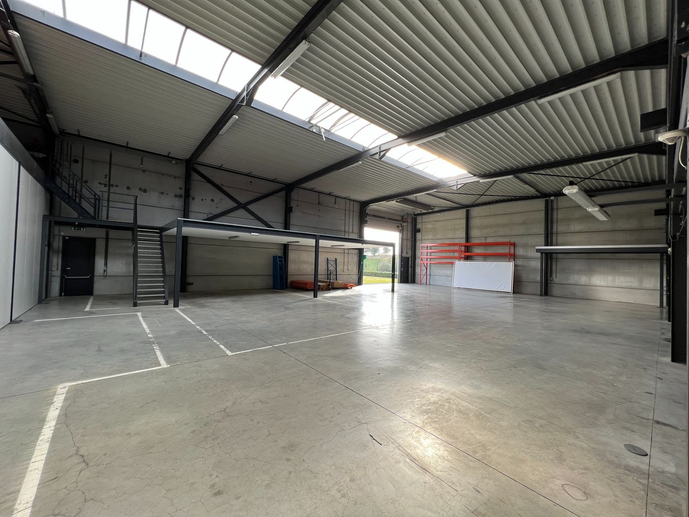 1.393 m² loods met 588 m² kantoren en unieke zichtlocatie van E17 - photo 3