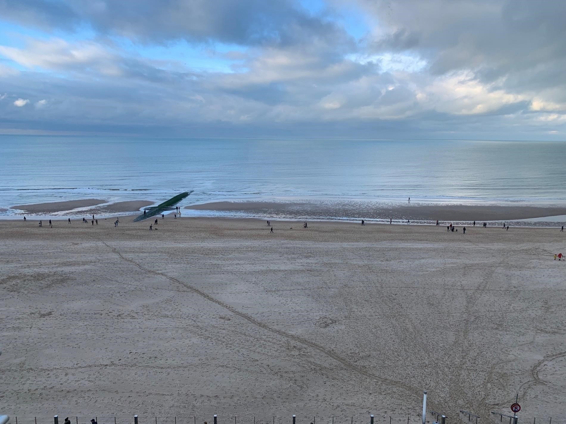 Ongemeubeld éénslaapkamer-appartement met frontaal zeezicht - foto 4