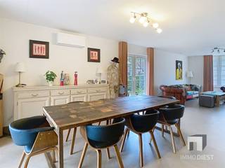 Welkom in deze prachtige woning (1997) in een residentiële buurt in Lummen, EPC B, 6a76ca met bewoonbare opp van 220m²Indeling gelijkvloers:Het hart...