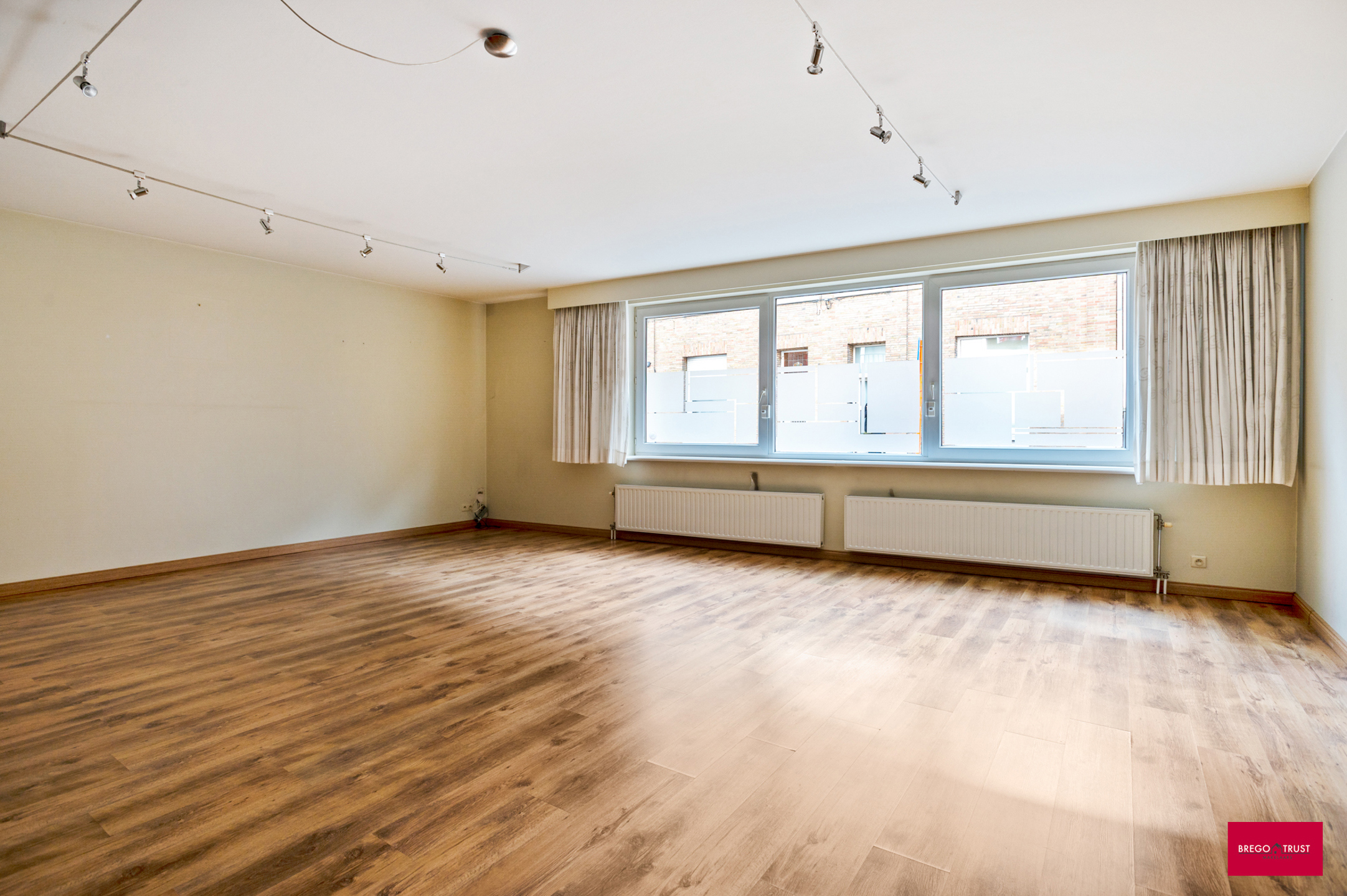 Gelijkvloers appartement met tuin en garage - foto 5