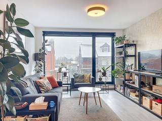 Magnifique appartement à Hasselt, situé dans la belle résidence L'Estrade. L’ascenseur vous conduit facilement au premier étage, où se...