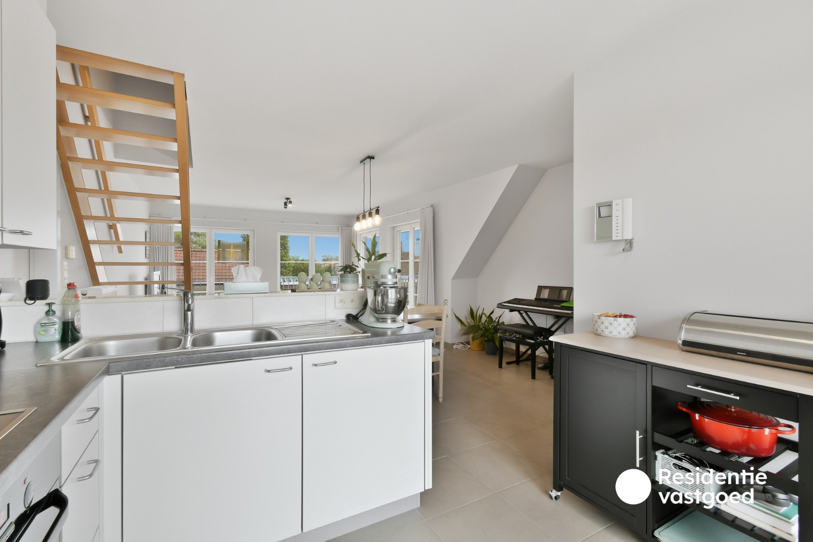 Ruim en lichtrijk duplexappartement en garage te huur in Westkerke - foto 5