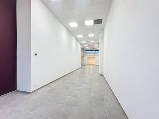 Bureau d'environ 121 m² à louer dans le centre de Courtrai. Le bâtiment est situé à deux pas de la Grote Markt et de la...