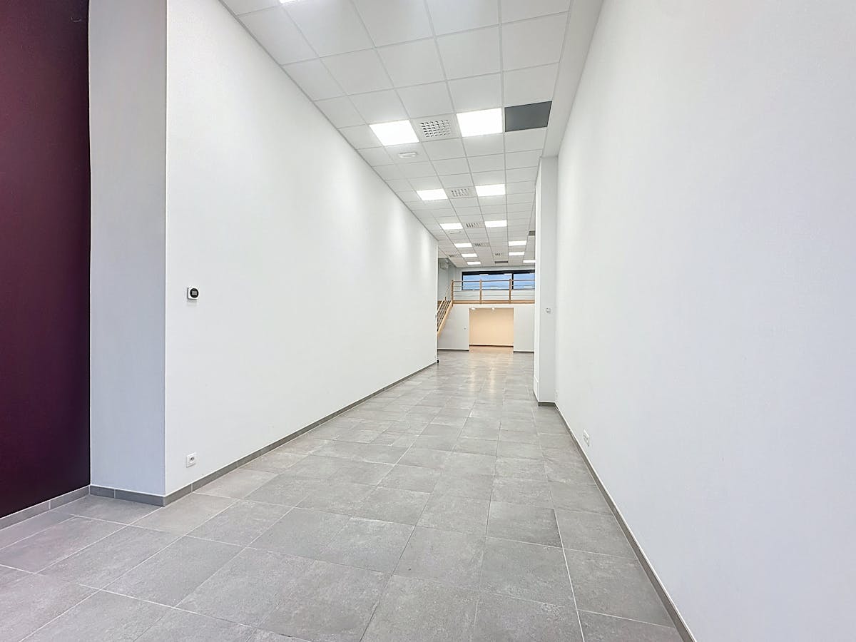 Espace de bureau à louer dans le centre de Courtrai - photo 2