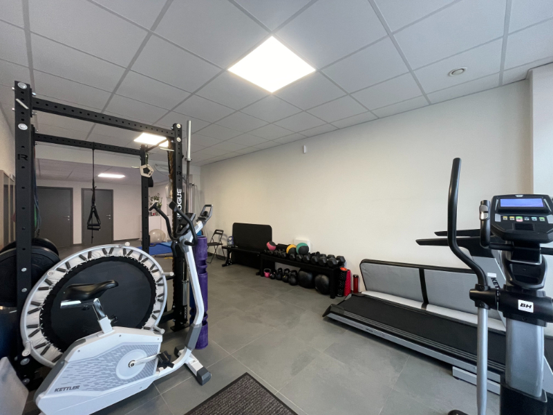 Smaakvol gerenoveerde kantoor- of praktijkruimte nabij centrum Zwijnaarde - photo 4