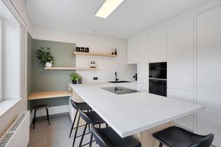 Deze verzorgde halfopen woning uit 2012 is gelegen in een rustige en kindvriendelijke woonomgeving en werd in 2024 opgefrist. Dankzij de...