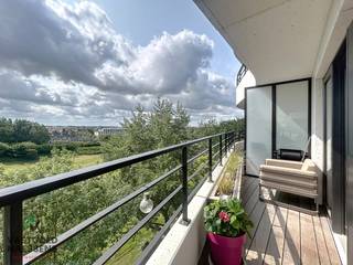 Dit schitterende 2 SLPK appartement is gelegen op de 4de verdieping van de prestigieuze residentie "THE WAVES", het bouwplan werd door de...