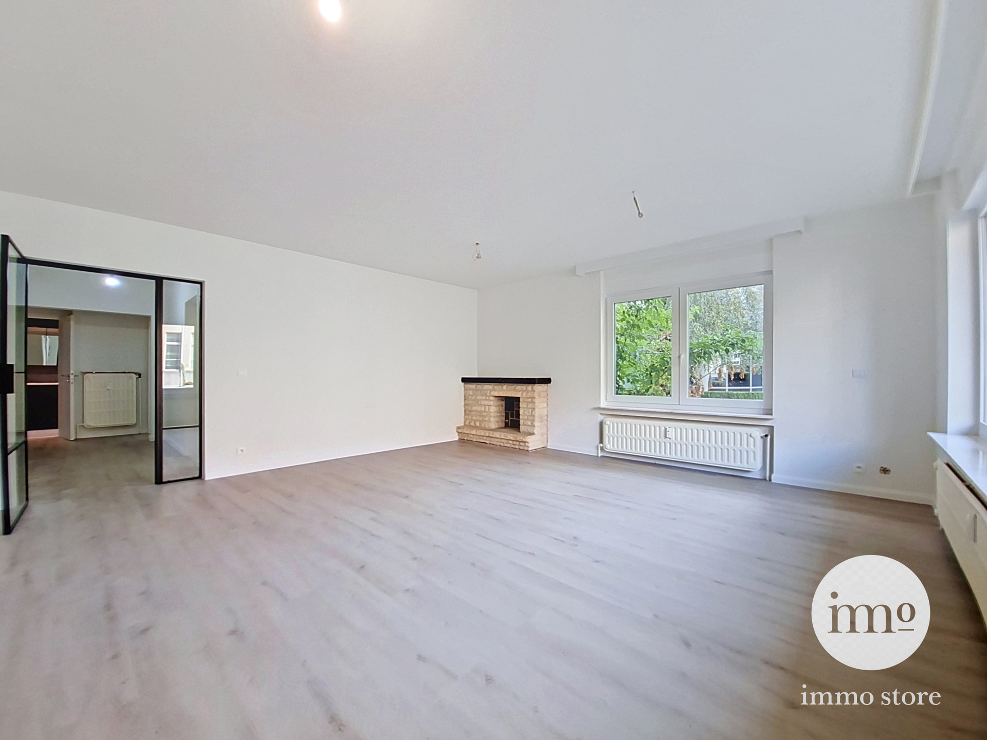 Lichtrijk gerenoveerd 3-slaapkamerappartement - foto 1