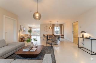Ruim en luxueus appartement met 3 slaapkamers in hartje RoeselareOp zoek naar een instapklaar appartement met 2 terrassen dat ruimte, comfort én een...