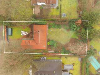 In one of the most residential and prestigious avenues of Schilde, you will find this exceptional building plot of approximately 2,100 m² with...