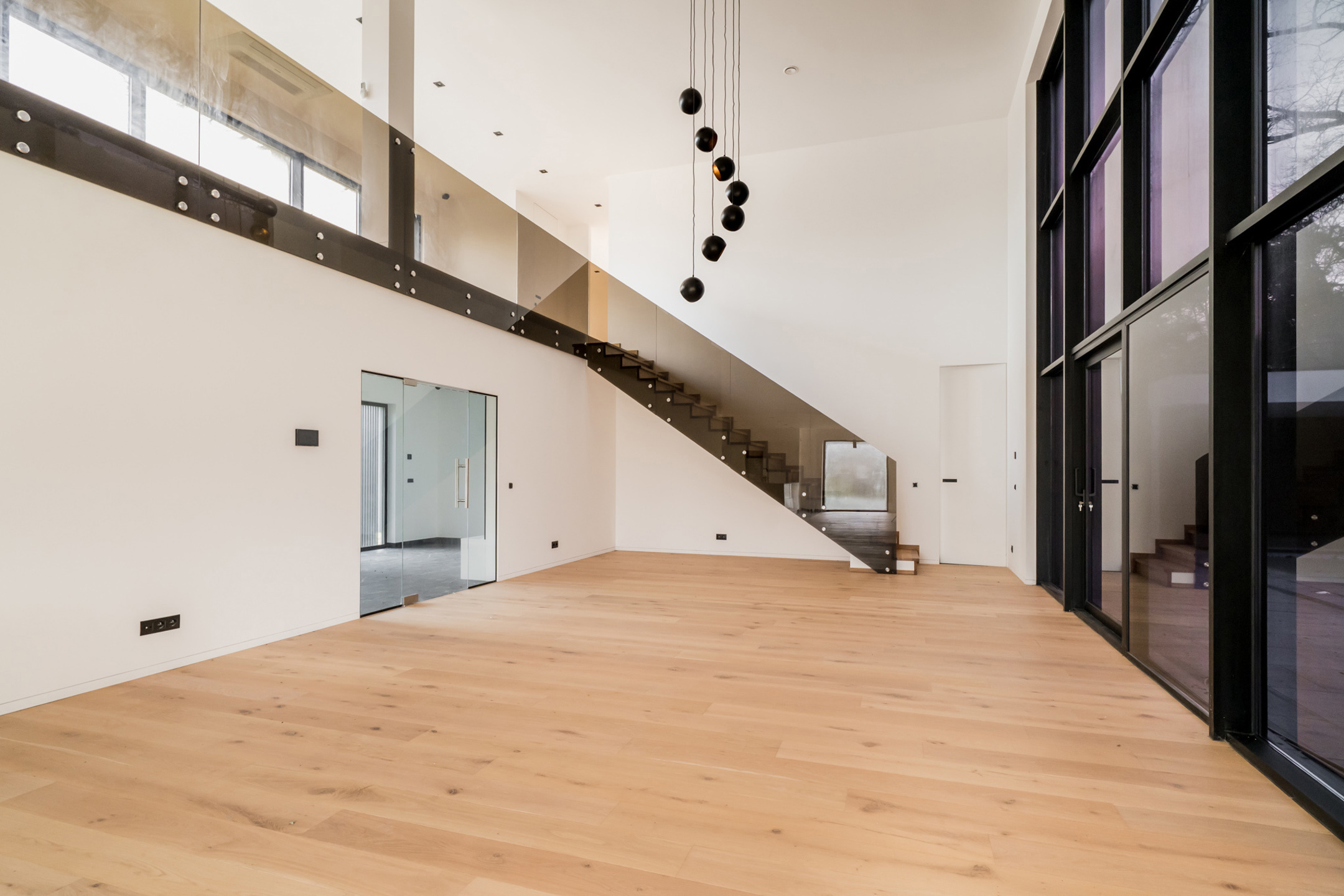 Luxueuze nieuwbouwvilla met zwembad - foto 2