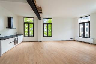 Kleinschalig renovatieproject op een zuchtje van Park Spoor NoordWelkom in de Oranjestraat 92 — hier woon je op een zucht van Park Spoor Noord. De...