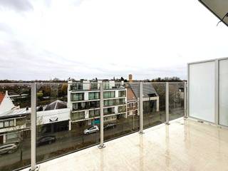 Welkom in dit verzorgde en lichtrijke appartement dat comfort, functionaliteit en een gunstige energieprestatie perfect combineert. Bij...