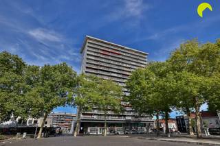 Twee-slaapkamerappartement met 2 terrassen en weids uitzicht in het centrum van Wilrijk!Dit appartement gelegen op de 15de verdieping van een...