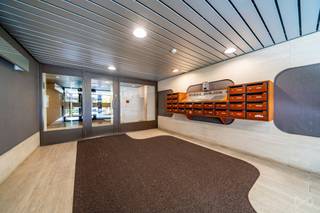 <p>We Invest stelt u voor om dit prachtige appartement te komen ontdekken, ideaal gelegen in Sint-Agatha-Berchem.<br />De wijk is rustig, maar toch dicht bij alle voorzieningen: Delhaize, Intermarché, Okay, het Kattebroekpark, bushaltes, station en een snelle toegang tot de autosnelweg (~1,5 km).</p>
<p>Het appartement is gelegen op de 4e verdieping van een goed beheerde mede-eigendom.<br />Het is als volgt ingedeeld: inkomhal, woonkamer, eetruimte, keuken, berging, goed georiënteerd terras, nachthal, badkamer, wc en twee slaapkamers.</p>
<p>Een kelder en een afgesloten garagebox (+30.000€) vervolledigen dit pand.<br />Uitstekende algemene staat.</p>
<p>EPC: D - CO2: 37 kg/(m².jaar) - 185 [kWhEP/(m².jaar)].<br />Elektrische keuring niet conform.</p>
<p>Huidige huur: 870 EUR + 150 EUR.</p>
<p>Meer info en bezoeken via 023157722 of per e-mail naar maxime.l@weinvest.be</p>