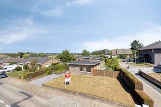 [[ DIT PAND NEEMT DEEL AAN DE ERA OPEN HUIZEN DAG OP 6/12 VAN 14:30 TOT 15:30 ]]In het rustige Aartrijke wacht een instapklare gezinswoning op nieuwe...