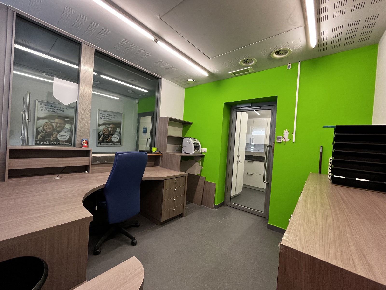 Gelijkvloers handelspand met keuken - terras + parking nabij - foto 1