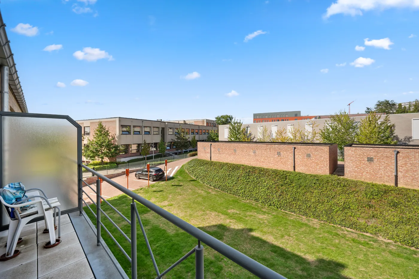 Ruim appartement met veel lichtinval, 2 slaapkamers, garage en kelder - foto 3