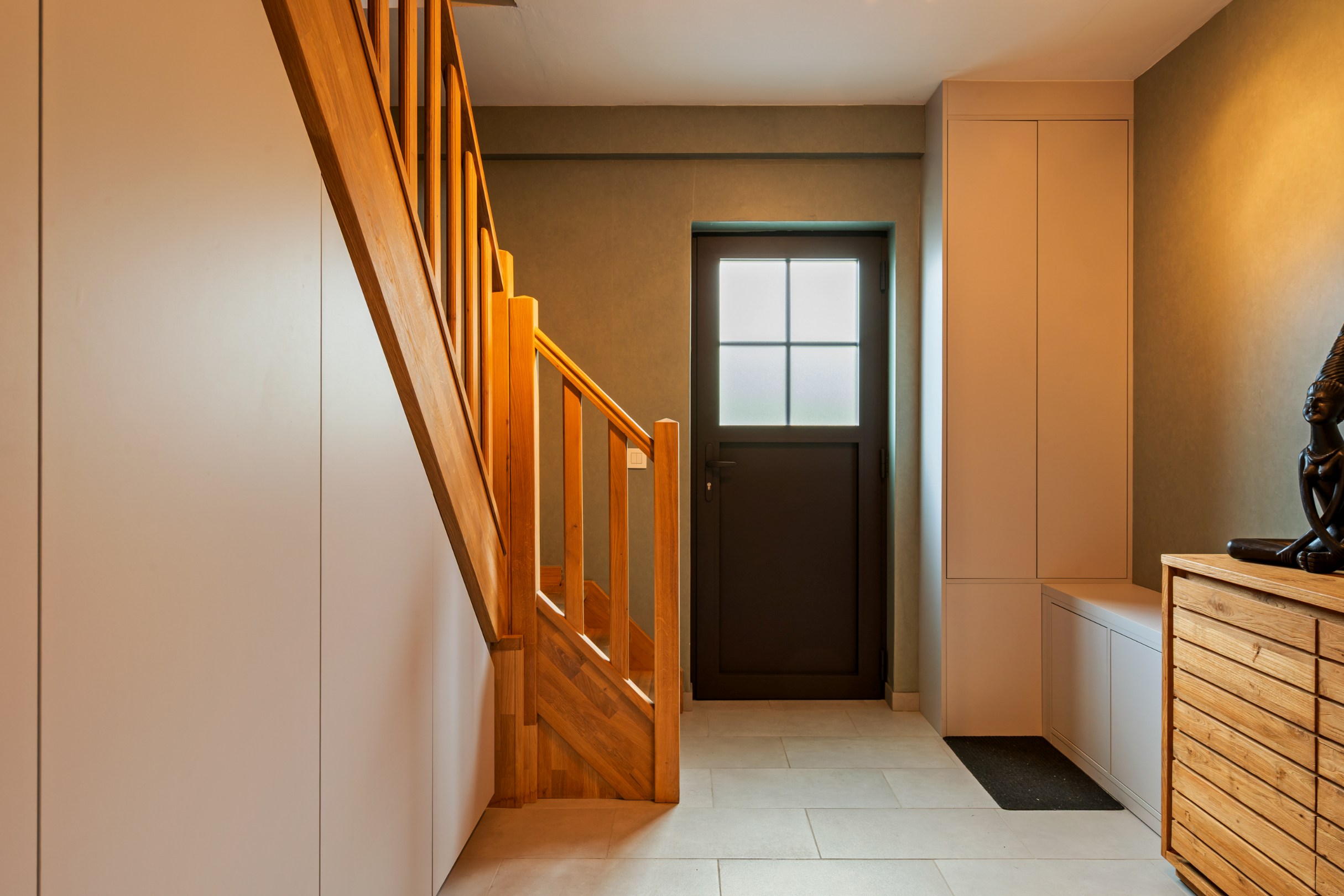 Residentieel gelegen instapklare villa op een prachtig aangelegd perceel van 2265m² te Heusden-Zolder. - foto 3