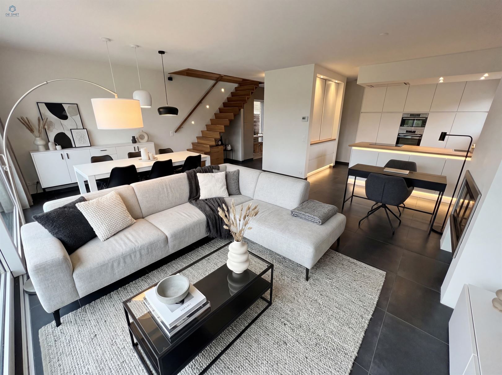 Villa moderne clé en main avec 4 chambres, piscine et grand jardin - photo 4